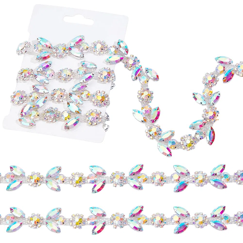 NBEADS Catena di Rifinitura con Strass, 1 iarda/0.91 m Cristallo Lucido con Applicazioni con Passamaneria di Diamanti per Lavori di Cucito, Moda Fai Da Te Gioielli, Abbellimenti Abiti, Argento
