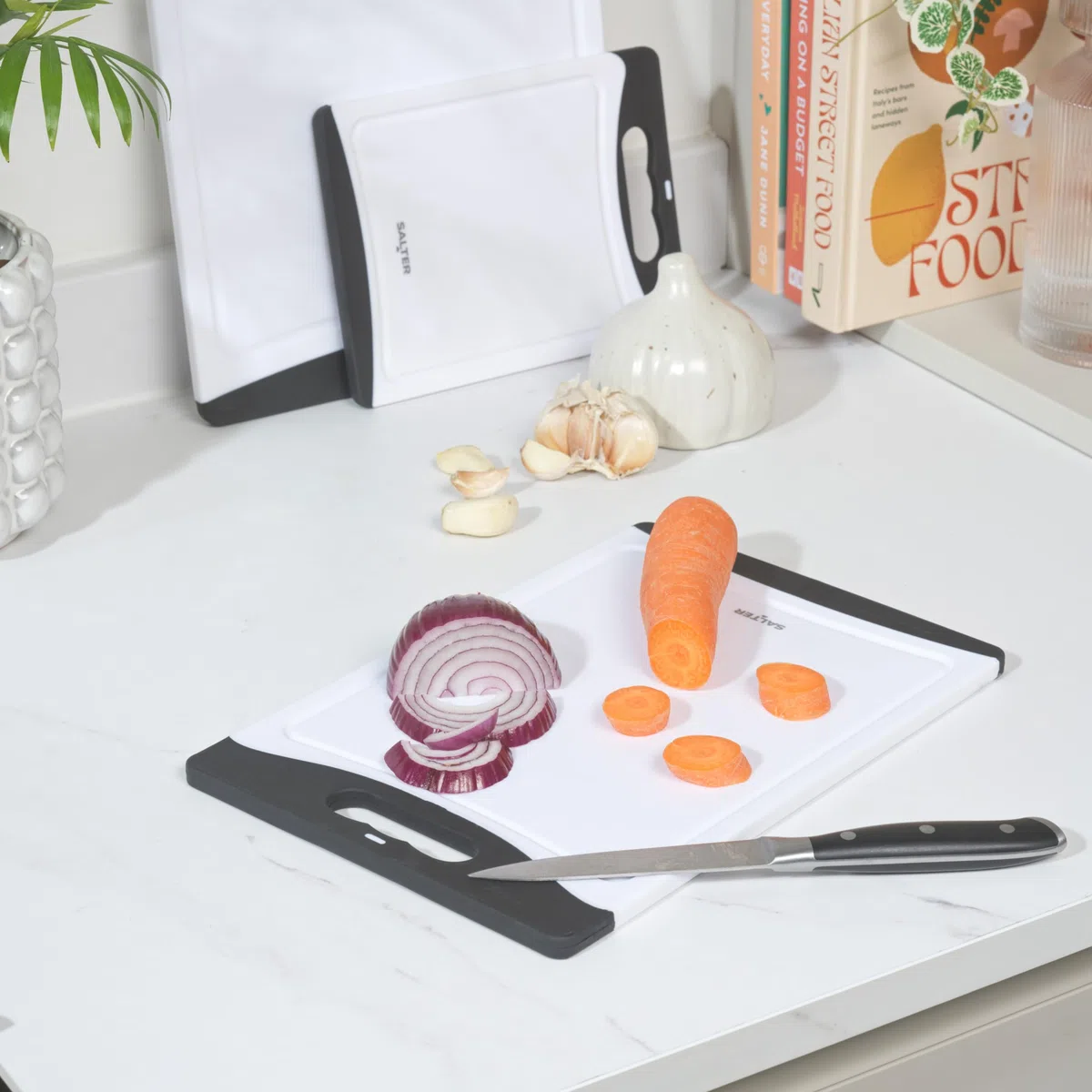 Salter Set di taglieri in plastica da 3 pezzi - Set di 3 taglieri su entrambi i lati, antiscivolo, facile da pulire, lavabile in lavastoviglie, preparazione di cibi, piccolo, medio e grande
