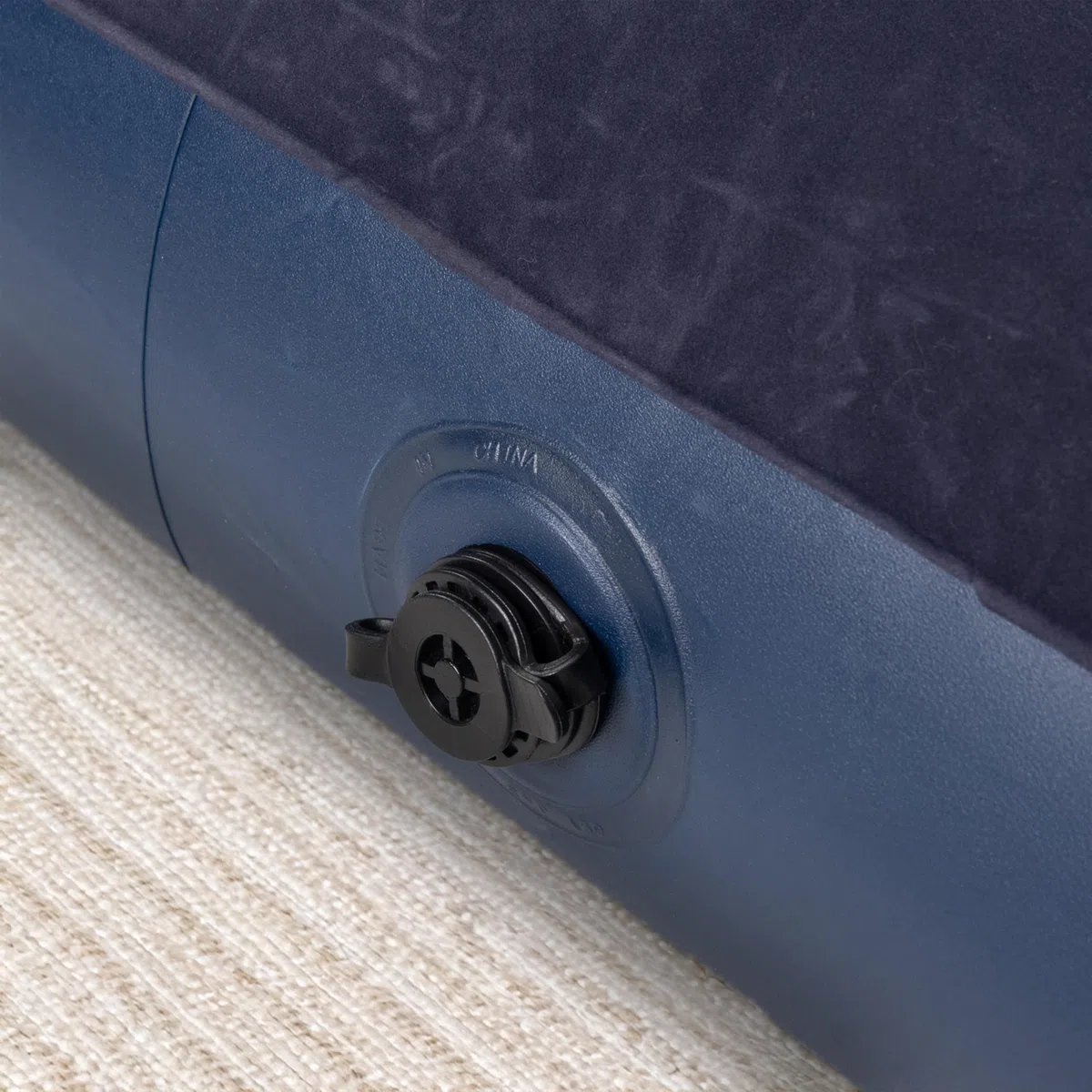 AVENLI Materasso Gonfiabile Singolo 191 x 73 x 22 cm, Letto Gonfiabile con Superficie Floccata, Materasso ad Aria per Ospiti, Campeggio, Viaggio e Casa (Blu)