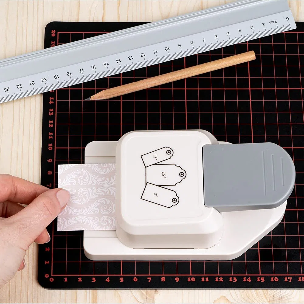 Fustellatrice per etichetti regalo in 3 diverse dimensioni | Perforatrice etichetta regalo per carta | Punzone per creare etichette regalo, cartolini d'auguri, inviti, scrapbooking ecc.