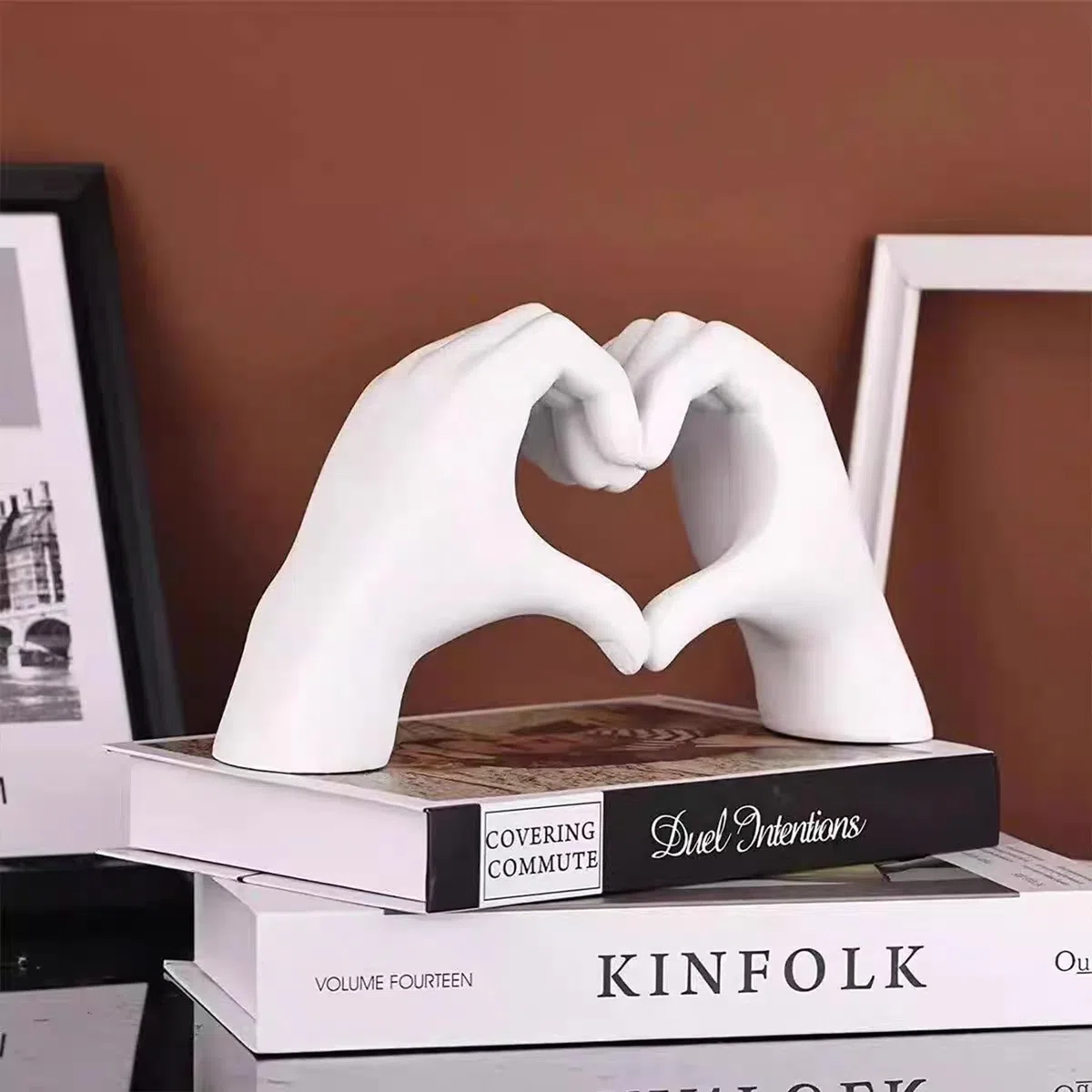 Scultura a forma di cuore a mano, statua moderna con gesto romantico, statua decorativa per soggiorno, ufficio e camera per matrimoni creativi (donna)