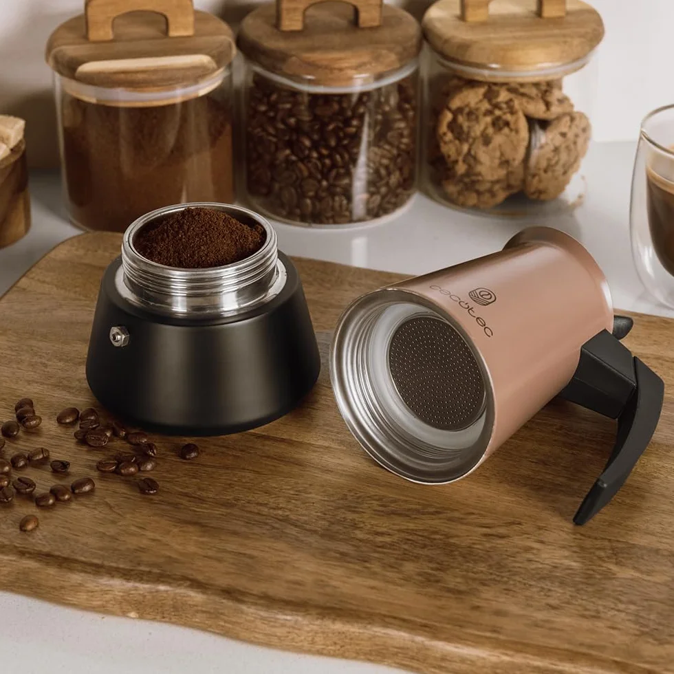 Cecotec Caffettiera Moka Express Piccolina 400 Bronze. 200ml, 4 Tazze di Caffè, Acciaio Inox, Adatta Tutte le Superfici, Filtro Premium, Valvola di Sicurezza, Manico Termoresistente, Design Elegante