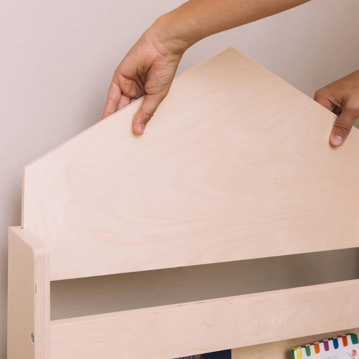 Dotty by Libreria montessoriana per Bambini in Legno | Scaffali a 3 Altezze | Libreria Frontale educativa | Progettata da esperti educatori | Prodotta in Toscana, Legno Naturale, Casetta