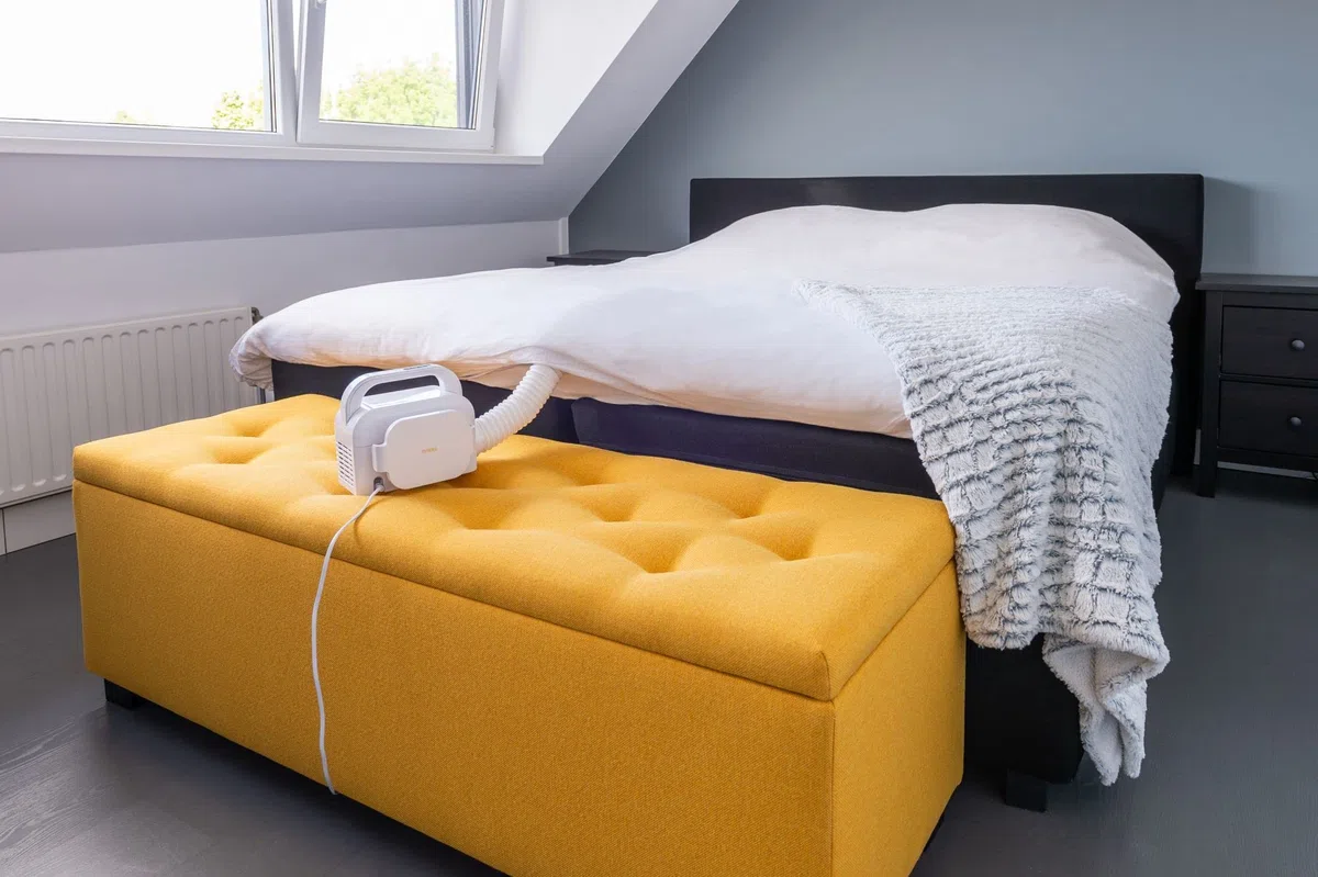 Iris Ohyama, Scaldacoperte elettrico e asciugatrice 2-in-1, 490W, Tubo flessibile espandibile, 3 impostazioni del timer, Per biancheria da letto, coperte - Bed Warmer BW-C1 - Bianco