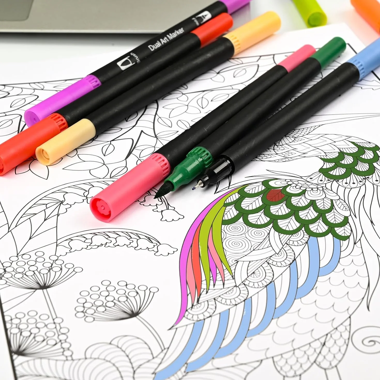 Set di Libri da Colorare per Adulti con 36 Pennarelli, Mandala Fiori Animali, Rilassamento Antistress
