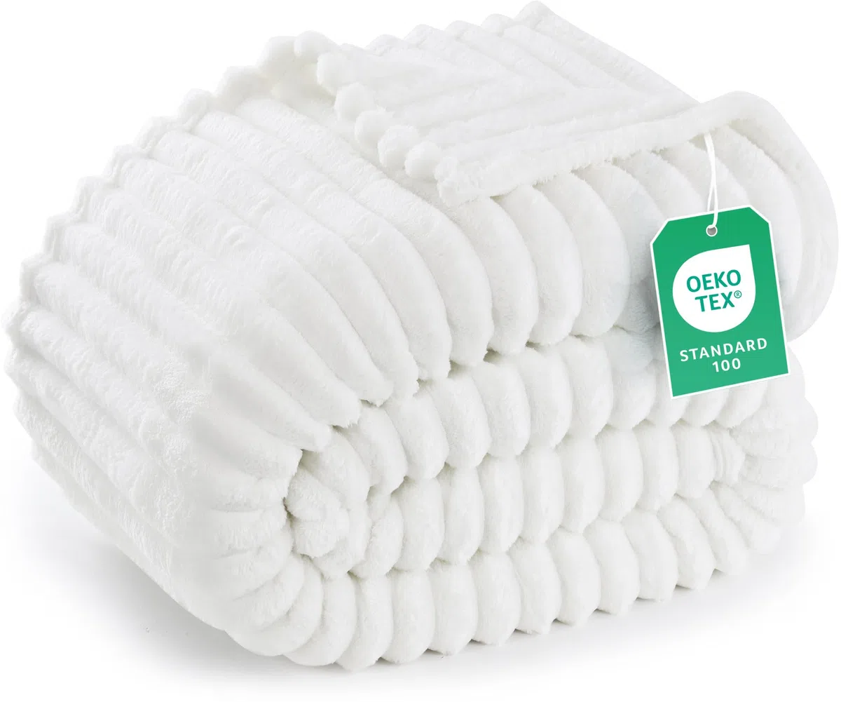 Utopia Bedding Plaid Polare a Righe, Leggero e Morbido, Adatto a Tutte le Stagioni, per Letto, Divano o Poltrona [150x200 cm, Bianco Panna]