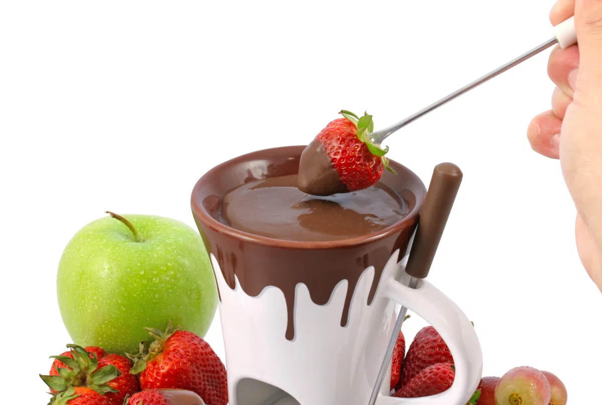 Swissmar Nostalgia F12064 Set di 4 tazze per fonduta di cioccolato, ceramica/acciaio inossidabile, bianco/marrone, 120 ml, candela riscaldata, lavabile in lavastoviglie, confezione regalo