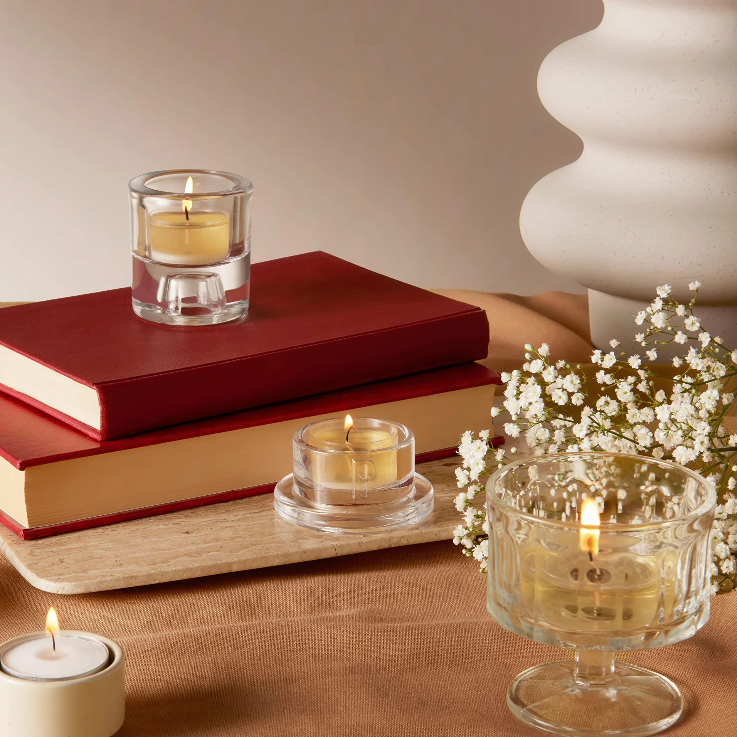 Bolsius - Confezione grande di lumini - 90 pezzi - 8 ore di combustione - Bianco - Lunghezza durata - Candele decorative domestiche - Senza olio di palma - Brucia pulita