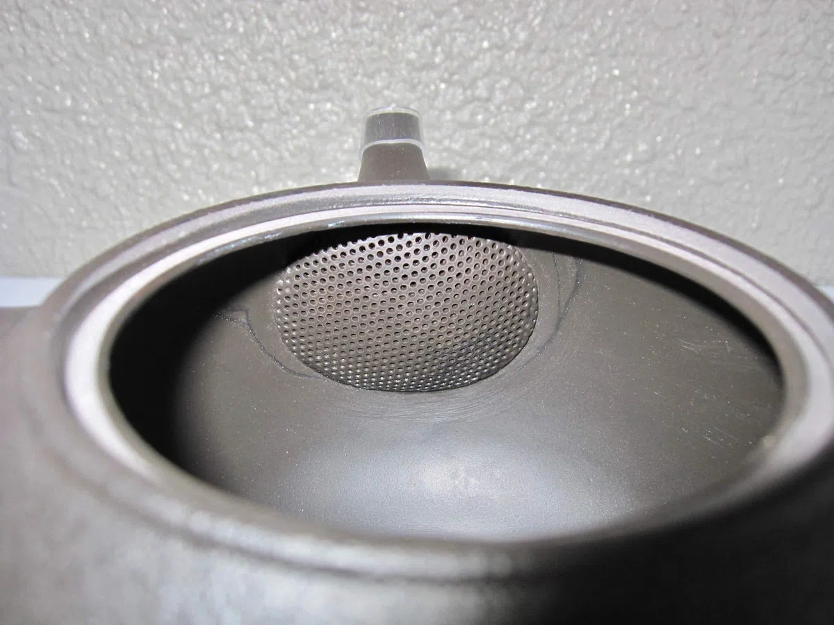 Yamakiikai Teiera giapponese grande Kyusu Tokoname fatta a mano in argilla, 15,6 once fluide Shunjuu Scarlet Crest modello nero L339 dal Giappone (1)