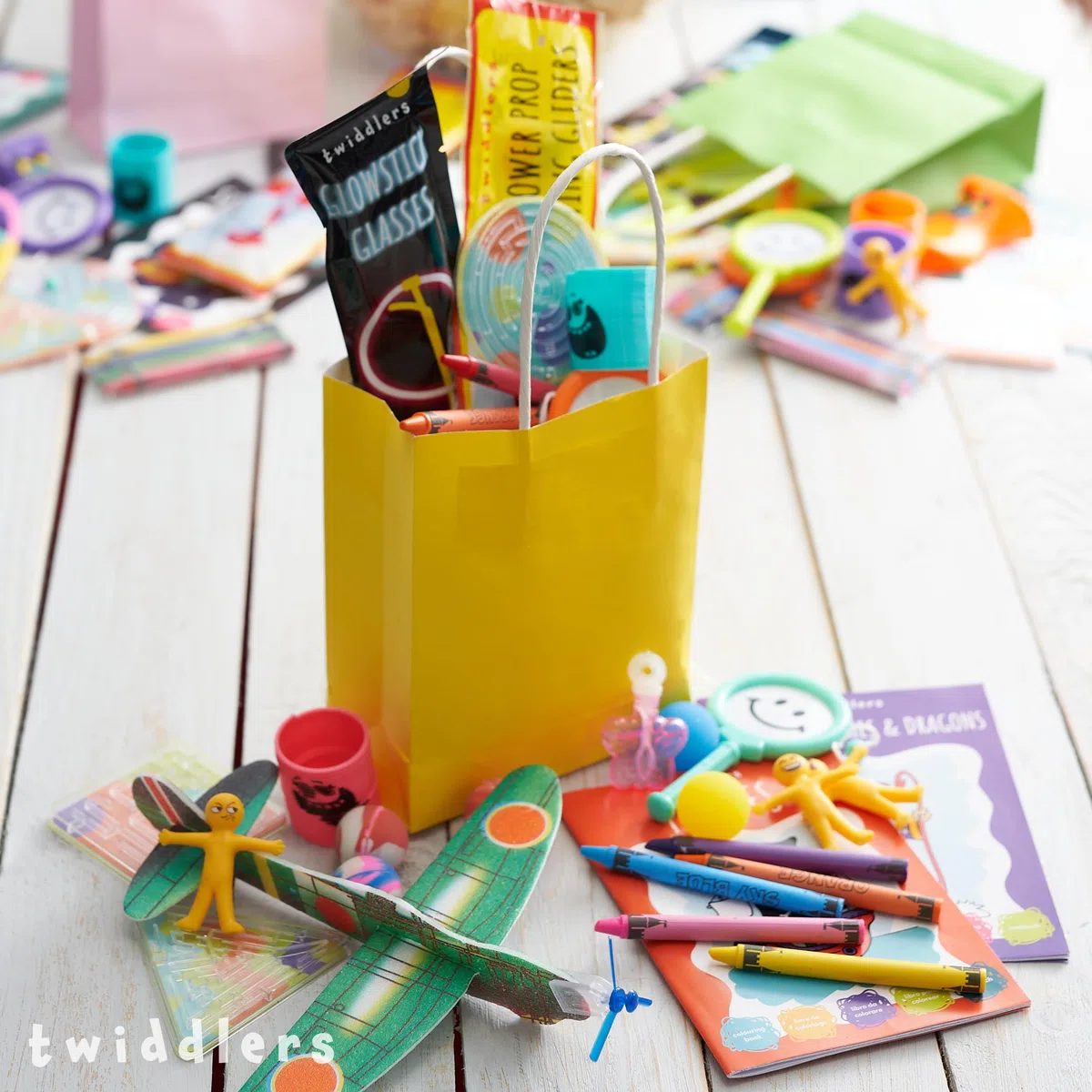 THE TWIDDLERS Set di 60 piccoli regali di compleanno per bambini di alta qualità per ragazze e ragazzi – Sacchetti regalo per riempire di giocattoli per souvenir, regali di compleanno,