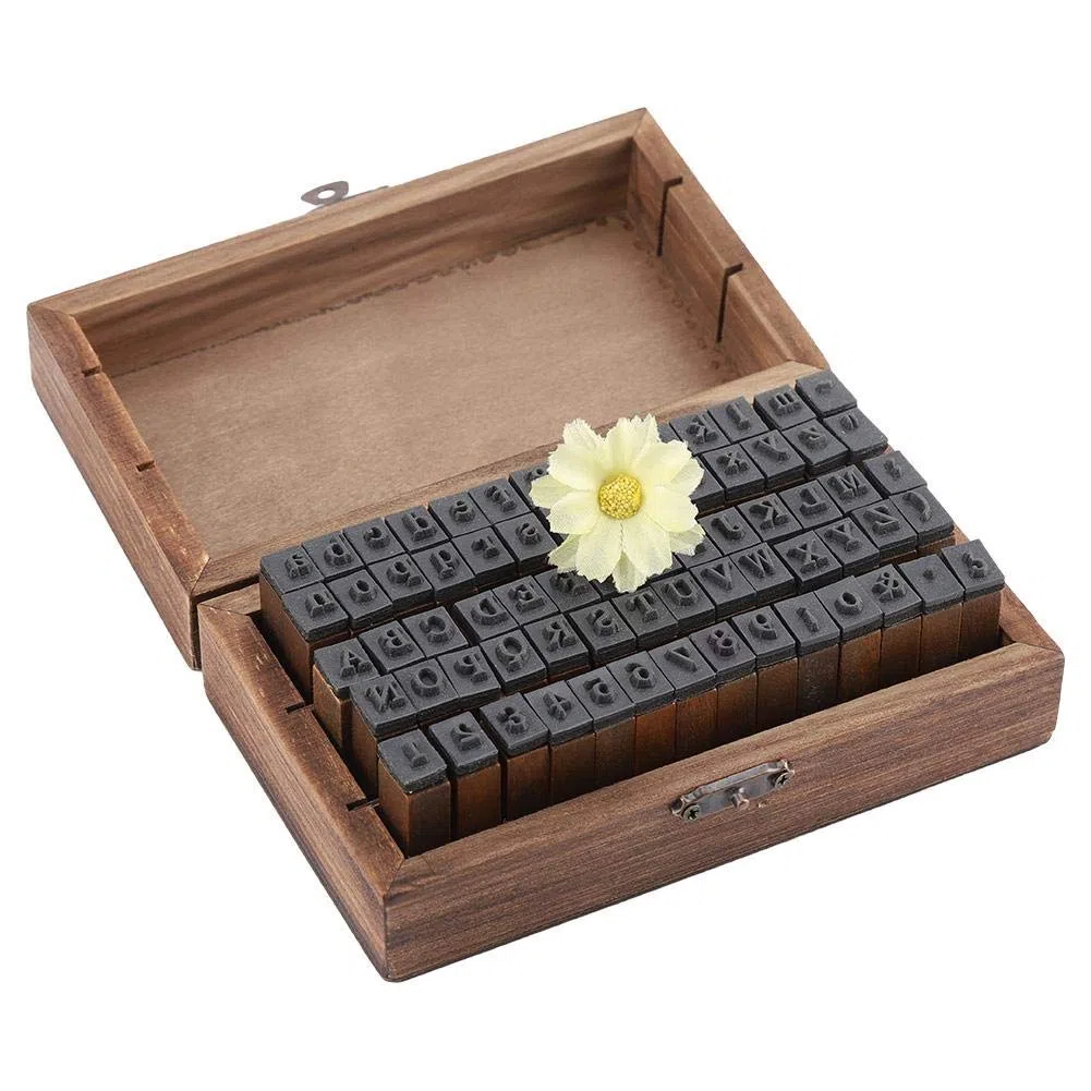 70PCS Timbri in legno vintage, alfabeto in legno lettera timbri compatibili con carta/tessuto/plastica/vetro/legno - Set di timbri numerati fai-da-te con scatola di immagazzinaggio