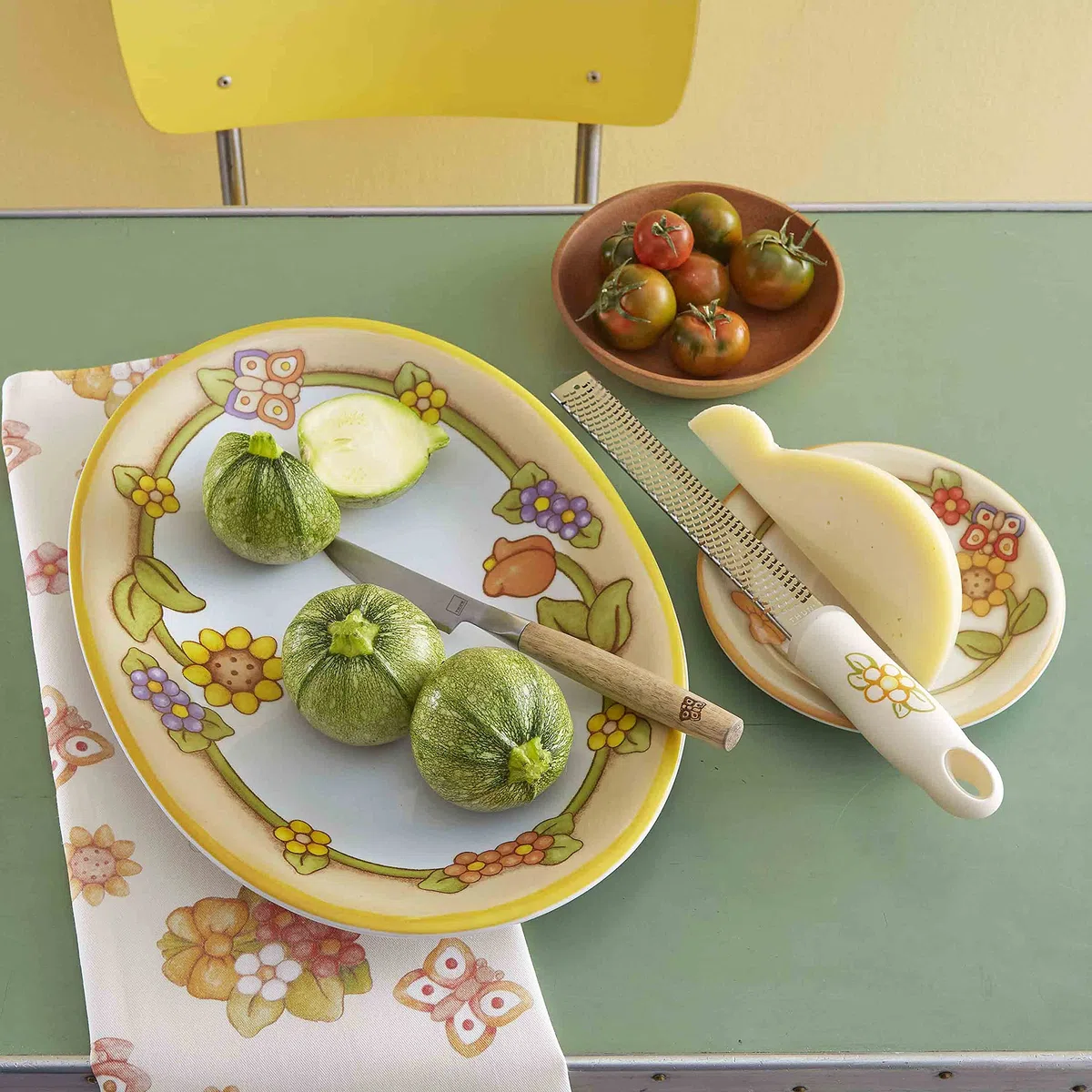 THUN - Piatto Ovale Multiuso con Fiori e Farfalla - Cucina, per La Tavola - Idea Regalo - Linea Country - Porcellana - Ø 38 cm