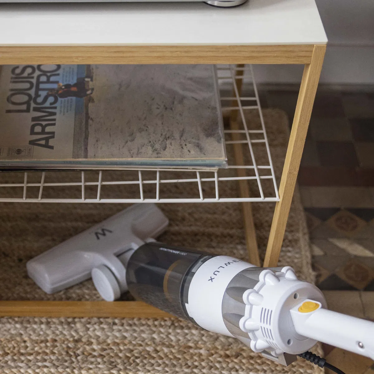 Newlux - Aspirapolvere con Filo 2in1 V900, verticale e manuale, 800 W, 2L, 16,5 Kpa, Triple Sist. Filtraggio (F.HEPA) e Tecnologia Ciclonica | 5 m di azione | Efficienza energetica A (Bianco)