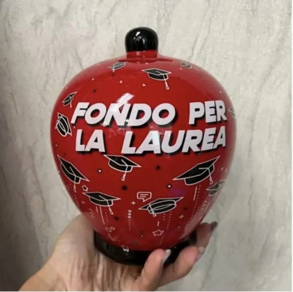 Selezione Cartoleria Varzi Dal 1956 Salvadanaio In Ceramica Fondo Laurea