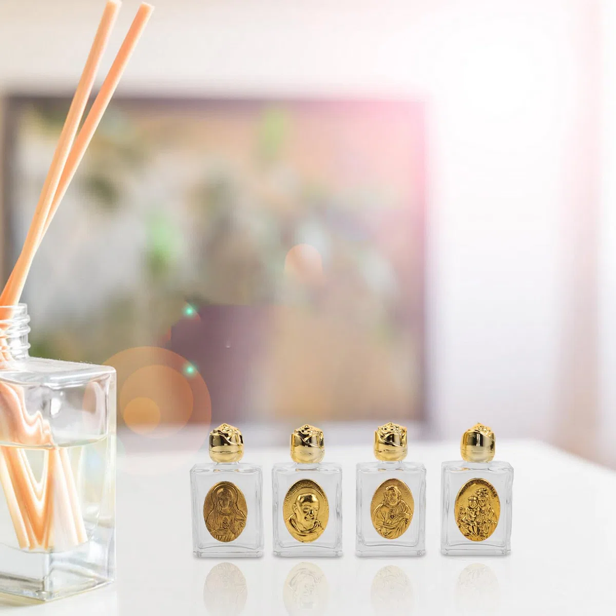 PRETYZOOM Set da 4 Bottigliette in Vetro Goffrato da 15 Ml per Acqua Santa Struttura in Lega Dorata Contenitori da Viaggio per Eventi Religiosi Matrimoni e Decorazioni Cristiane