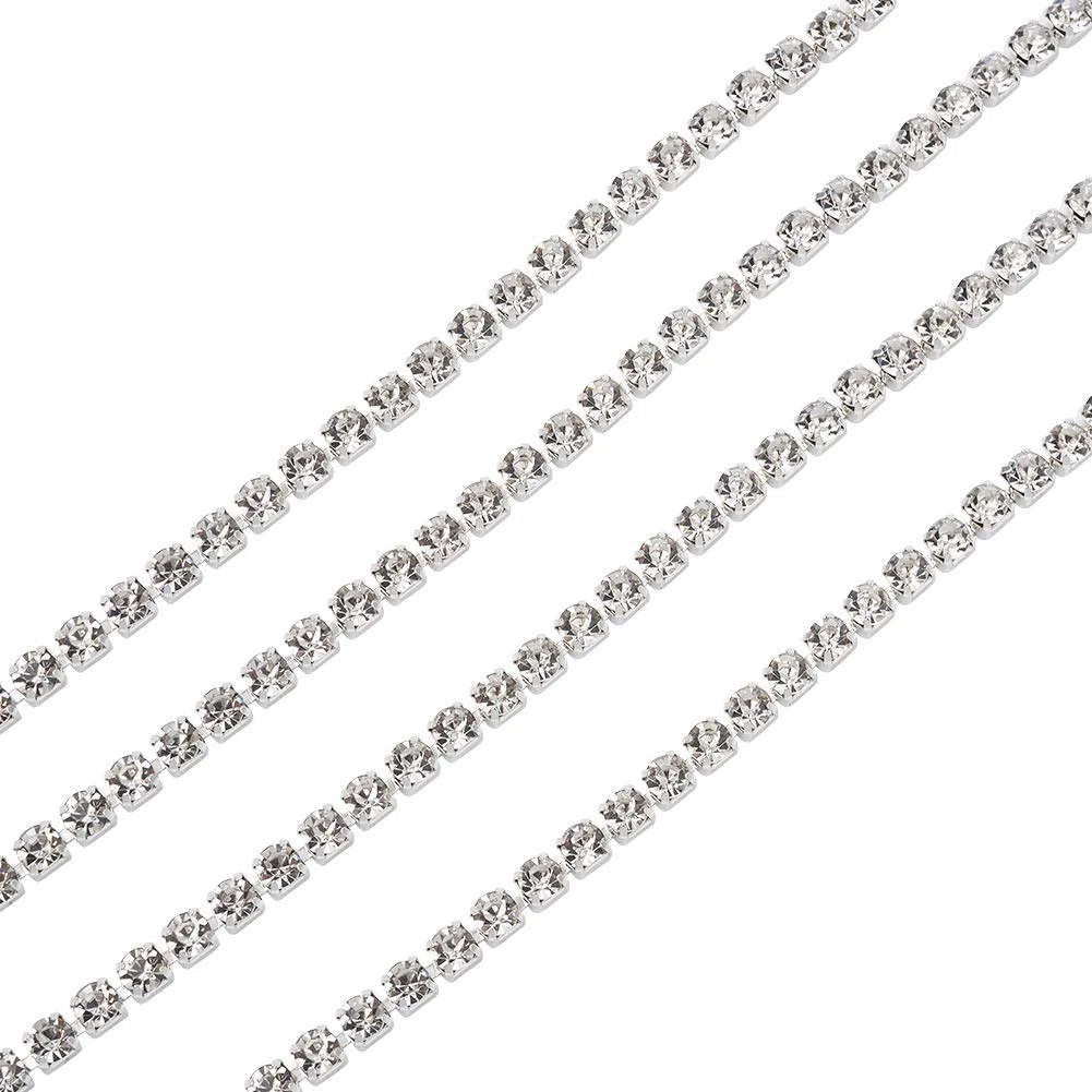 Craftdady 10 Iarde (9,14 m) Catene in Ottone con Strass 4mm Cristallo Trasparente Rifinitura Catena a Griffe per Cucito Frangia Creazione Gioielli Diamante, Fondo Argento