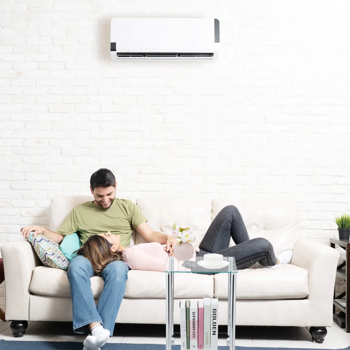 Relaxdays Tavolino con Ruote, 2 Ripiani, Quadrato, per Salotto, Vetro e Acciaio, Tavolo da Divano, Trasparente Argentato