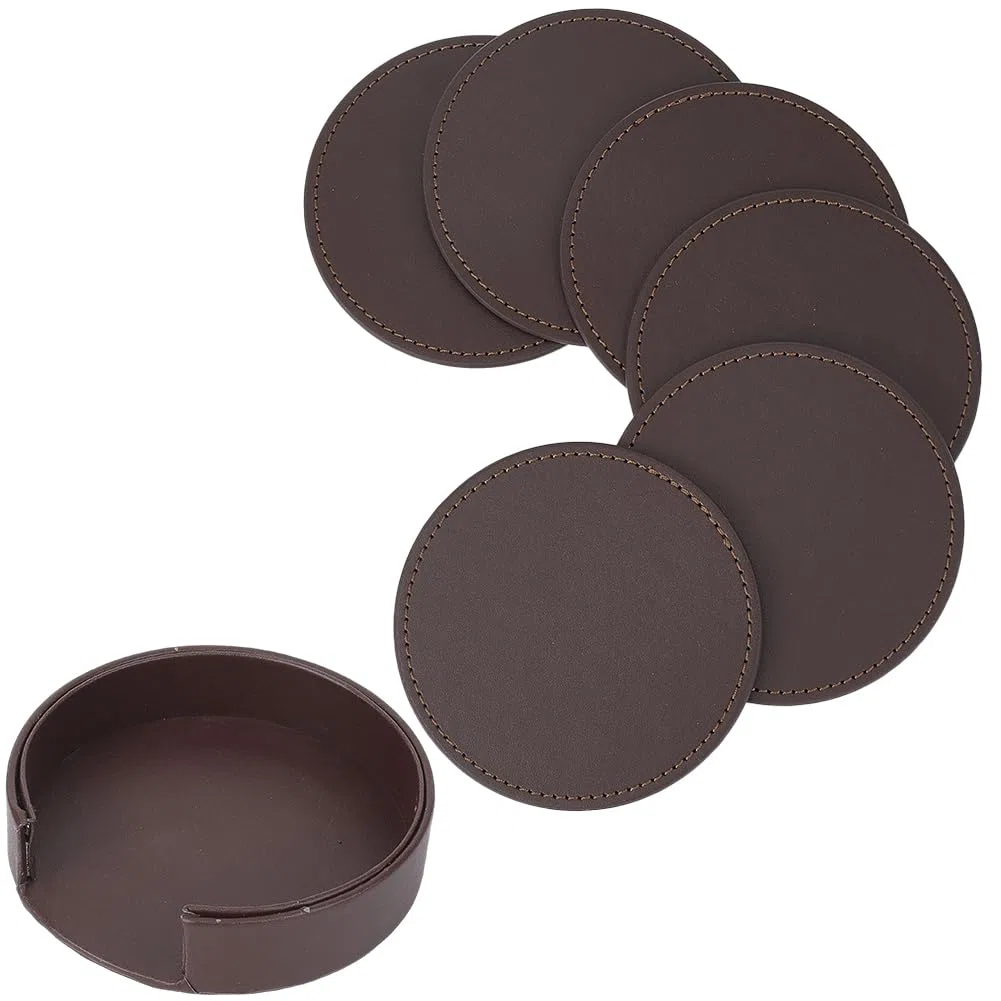 6 sottobicchiere in Pelle PU per La Protezione del Tavolo Portabicchieri Rotondi da 10cm Tovagliette in Pelle Marrone Fatte A Mano Cuscinetti Isolanti Termici Antiscivolo con Base