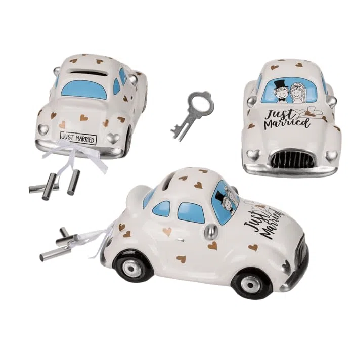 Salvadanaio auto matrimonio in ceramica. Salvadanaio Just Married con coperchio e chiave.