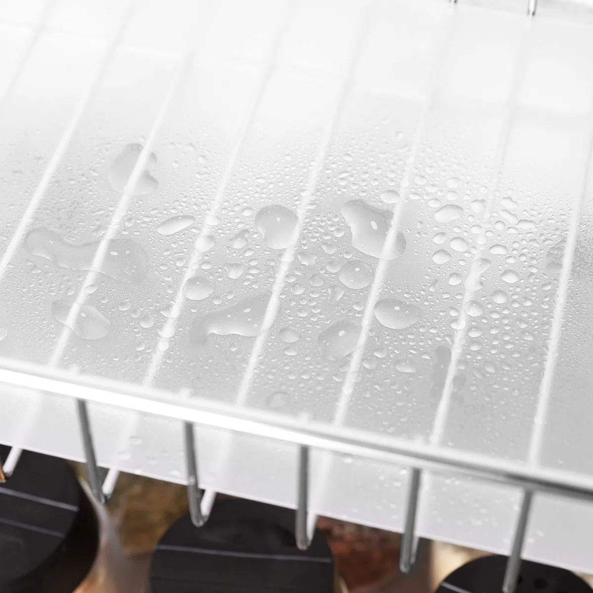 SONGMICS Portaspezie, Scaffale da Cucina in Metallo a 2 Ripiani, con Tapetto per Ripiano in Plastica, Piedini Antiscivolo, Assemblaggio Facile, per Banco, Dispensa, Bagno, Argento KCS013E01