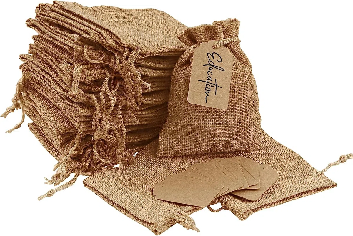 Lamondre 30 sacchetti in iuta con coulisse (10 x 14 cm) sacchetti regalo con 30 etichette fai da te, sacchetti regalo riutilizzabili, piccoli sacchetti con coulisse per fai da te, marrone