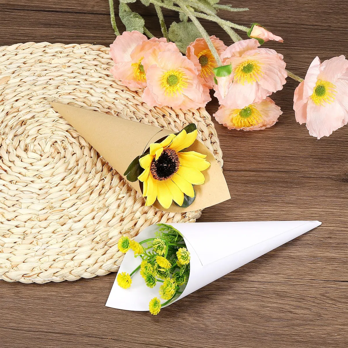 PATIKIL Matrimonio Coriandoli Scatola Supporto Cono, 50pz Fiore Coriandoli Petalo Cono Carta Supporto con Biadesivo Adesivo Nastro per Matrimoni Feste, Bianco