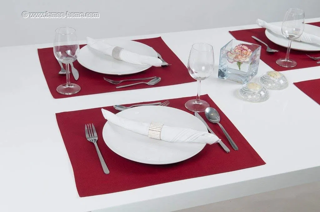 Lemos Home - Set di tovagliette da tavola, 4 pezzi, circa 46 x 36 cm in cotone (rosso vinaccia)