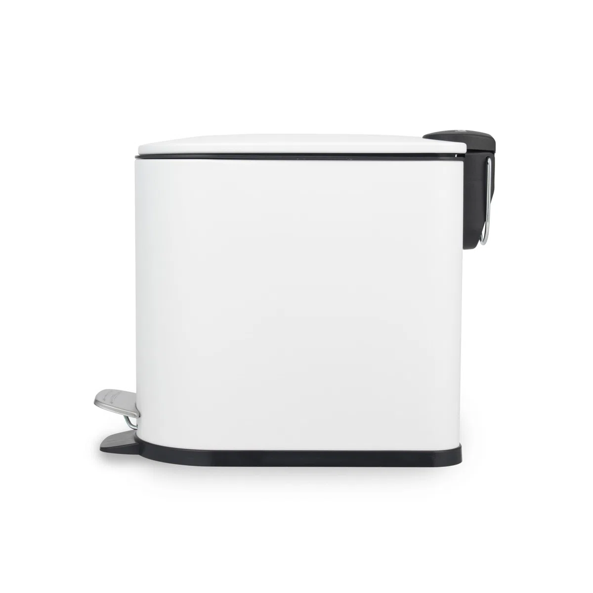 Beldray Pattumiera a pedale per bagno, 5 litri, coperchio con chiusura ammortizzata, pattumiera sanitaria a forma di D, per camera da letto, ufficio, cucina, finitura verniciata a polvere, salvaspazio
